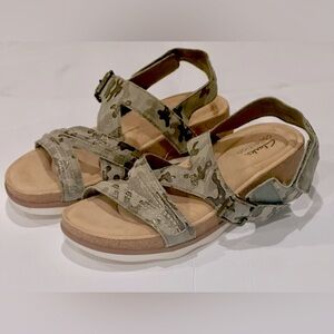 Clarks - Brynn Step Olive Camouflage Women’s Sandals - Size 6 1/2M